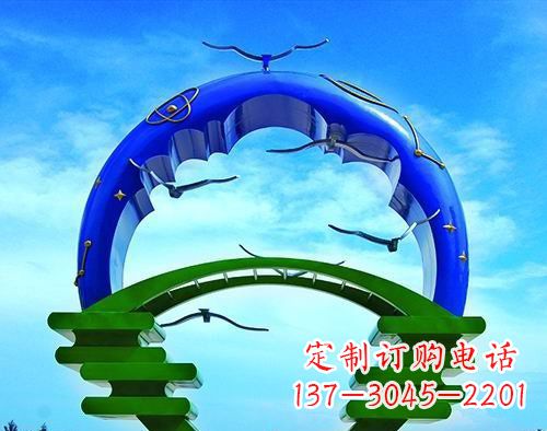 烟台海洋书籍雕塑——记忆中的校园美景