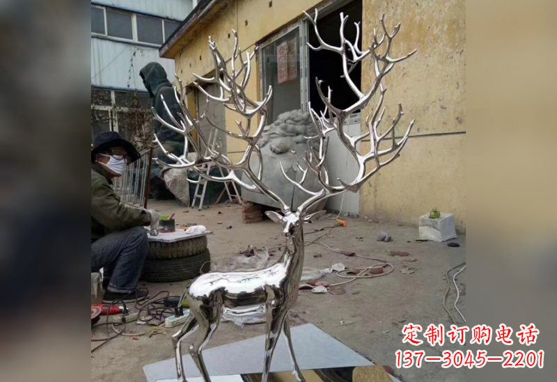 烟台不锈钢树枝鹿雕塑艺术精美的自然之美