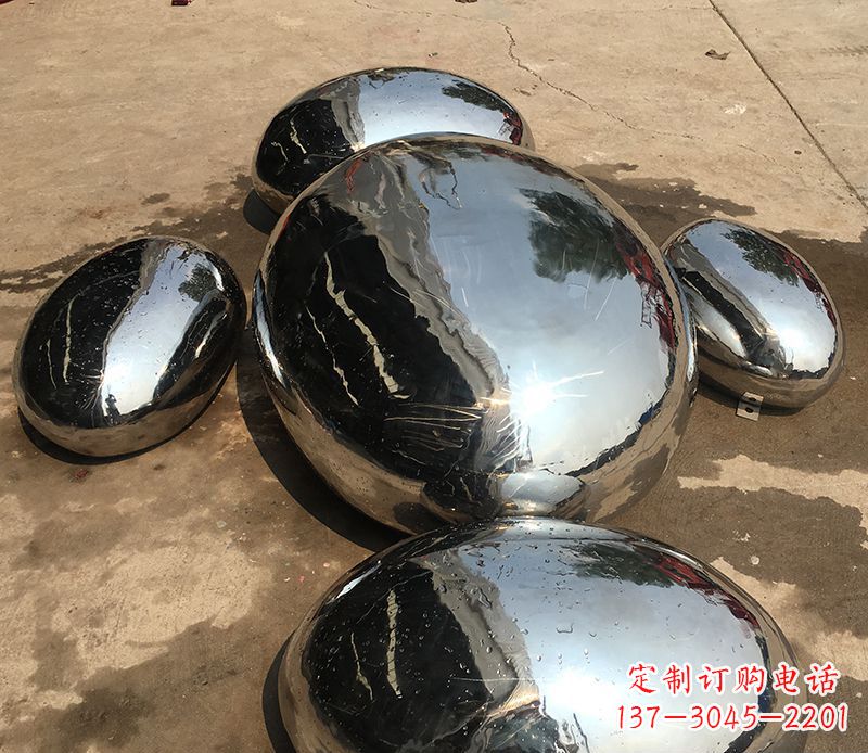 烟台精致灵动的不锈钢水滴雕塑