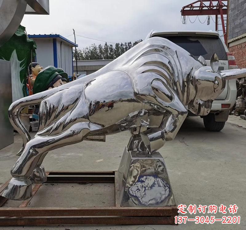 烟台不锈钢拓荒牛雕塑象征勇敢和拼搏