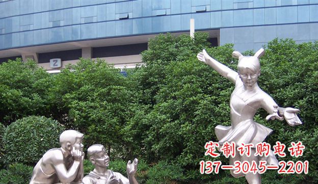 烟台不锈钢制作的儿童踢毽子雕塑