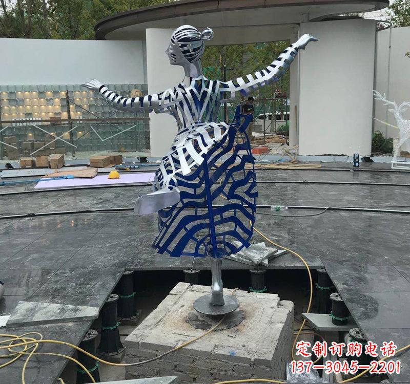 烟台不锈钢女孩——精美雕塑