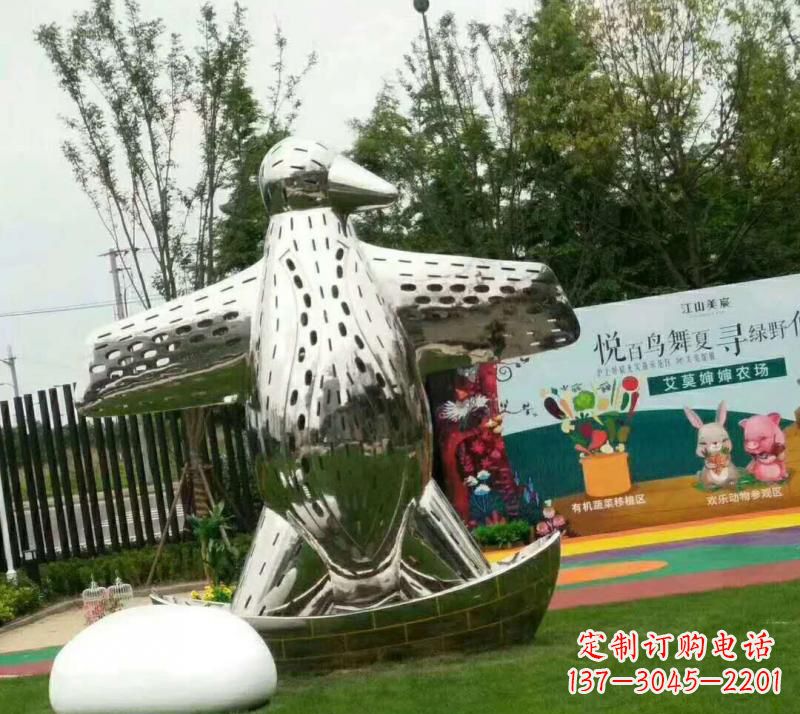 烟台不锈钢现代企鹅雕塑