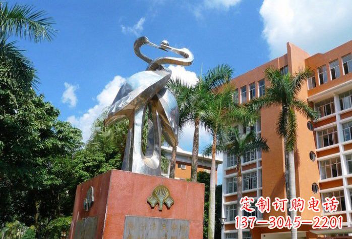 烟台不锈钢仙鹤雕塑美丽而神秘