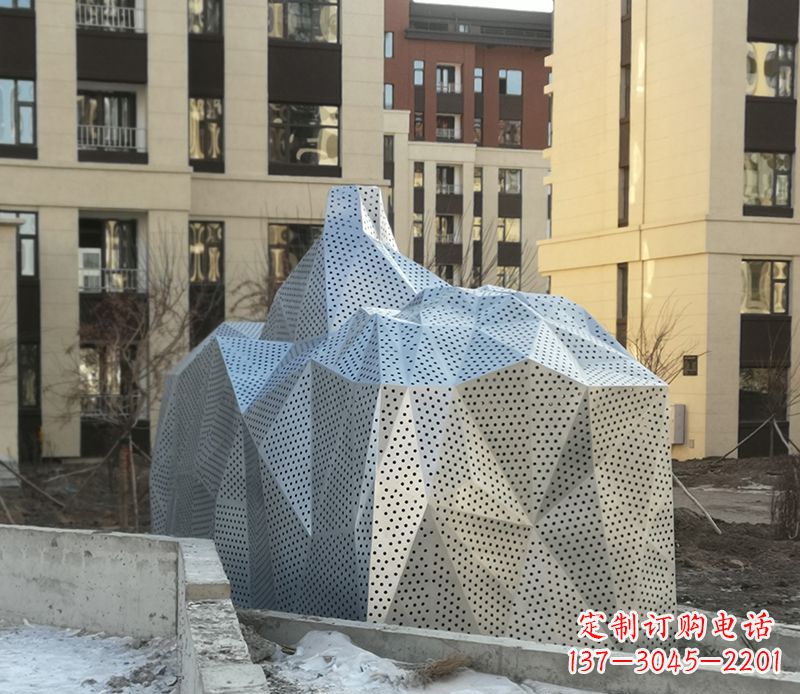 烟台不锈钢小区假山雕塑雕塑点缀小区美景