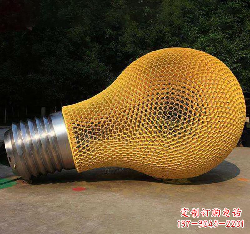 烟台不锈钢灯泡雕塑点亮小区景观