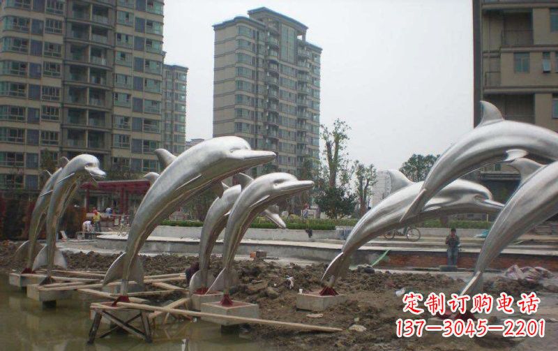 烟台海豚雕塑——欣赏不锈钢小区的精美绝伦