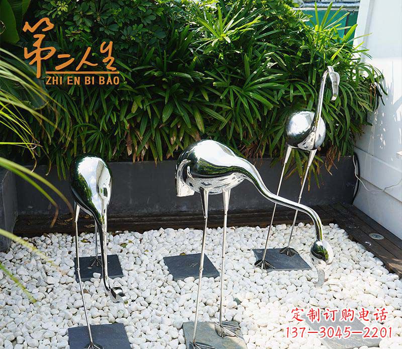 烟台不锈钢仙鹤雕塑象征着吉祥和美景