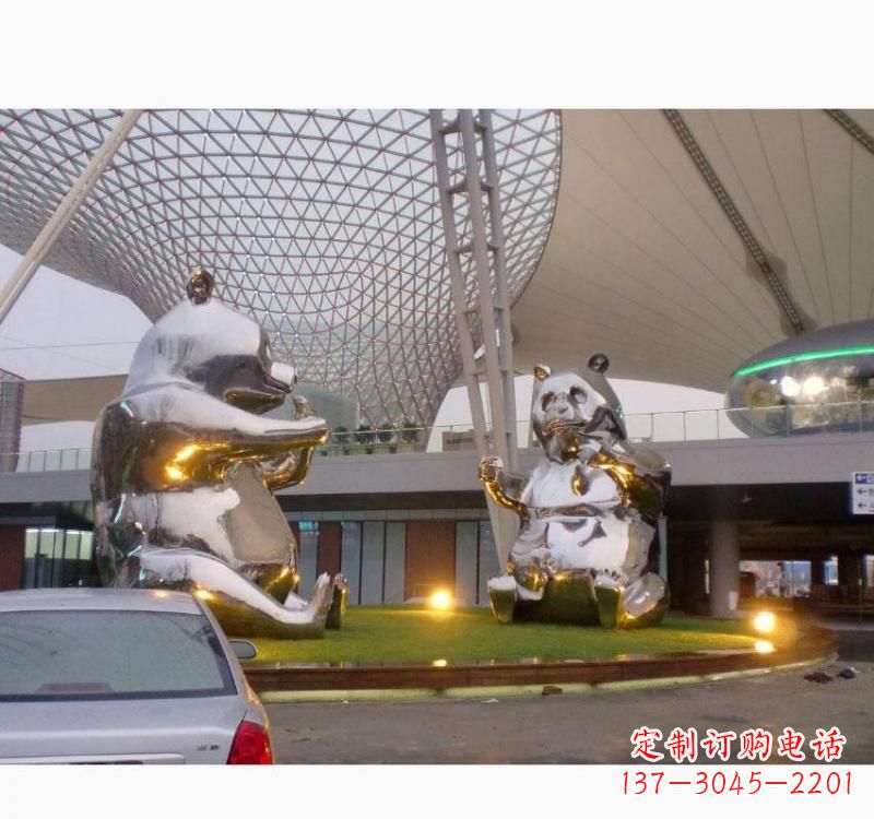 烟台不锈钢熊猫雕塑象征中国特色文化