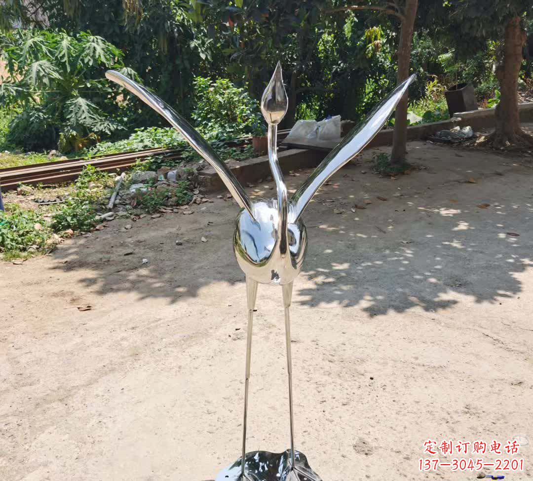 烟台不锈钢仙鹤雕塑——传承灵动之美