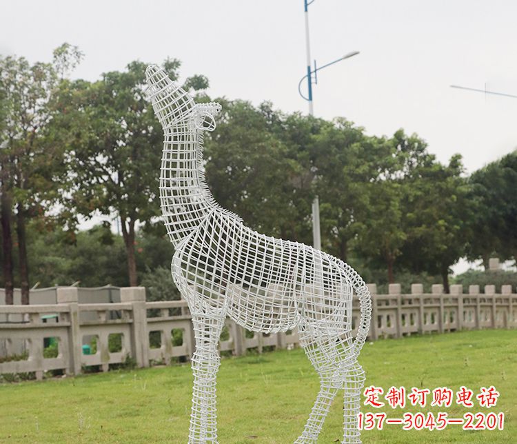 烟台不锈钢长颈鹿雕塑——艺术精美的象征