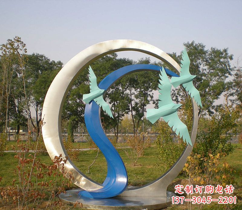 烟台不锈钢圆环雕塑精致而优雅