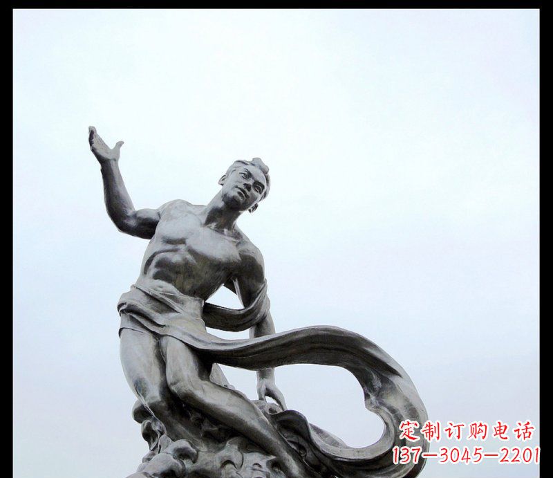 烟台浪花上的勇敢者——不锈钢站立的男人雕塑