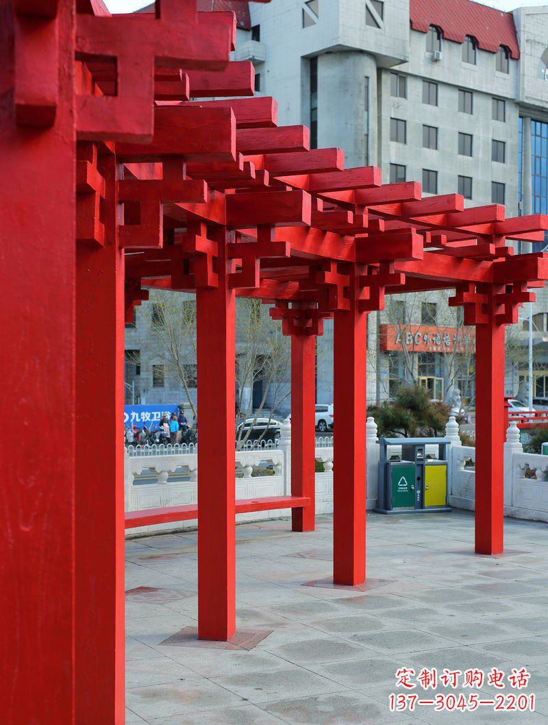 烟台长廊雕塑描绘城市景观的艺术作品