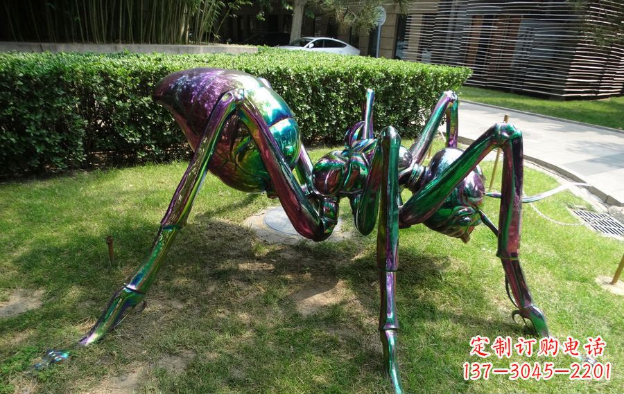 烟台蜘蛛侠传递英雄激情的不锈钢雕塑