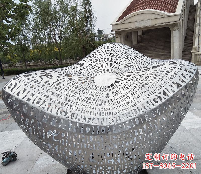 烟台不锈钢字母元宝雕塑精美艺术精品