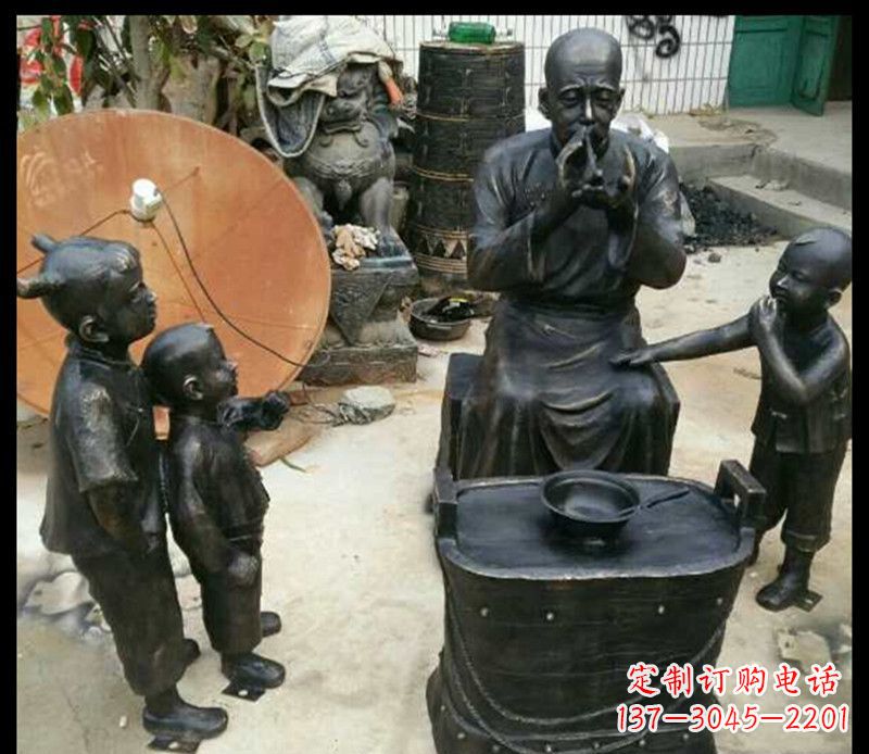 烟台糖果街上的铜雕精灵