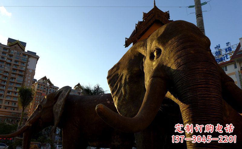 烟台步行街上的大象雕塑——给街道带来活力