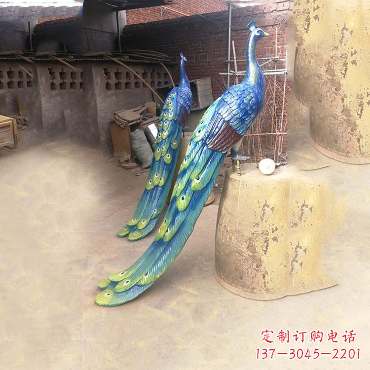 烟台彩绘孔雀铜雕塑