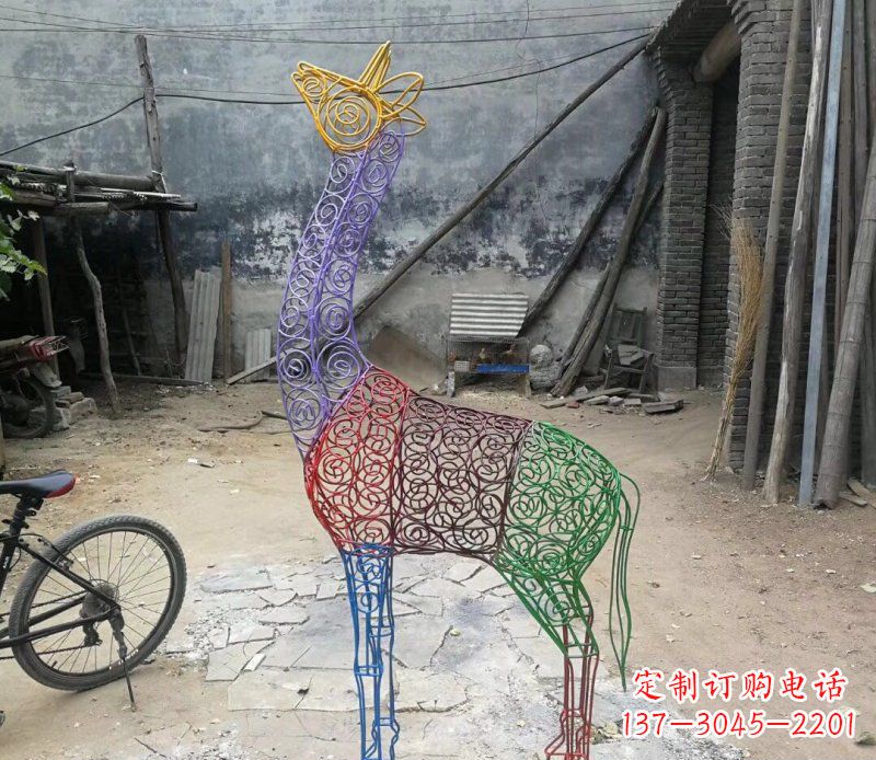 烟台彩色不锈钢镂空梅花鹿雕塑——精美艺术品