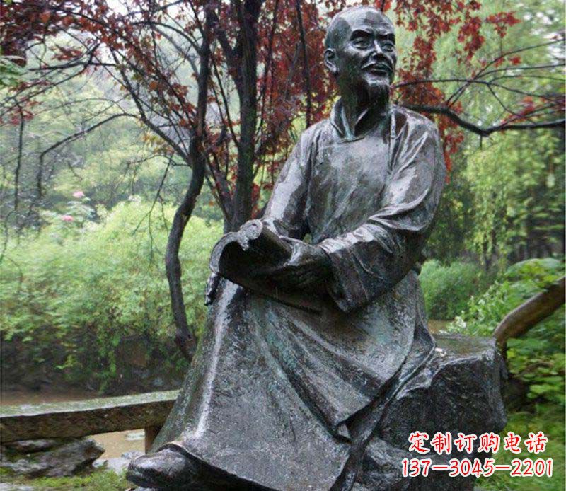 烟台纪念古代名人的雕塑