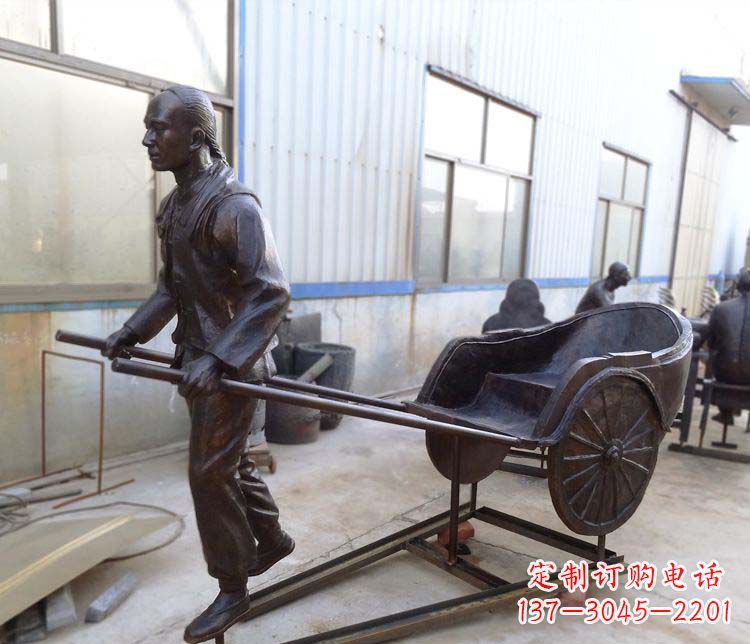 烟台青铜车夫雕塑致敬车夫的贡献