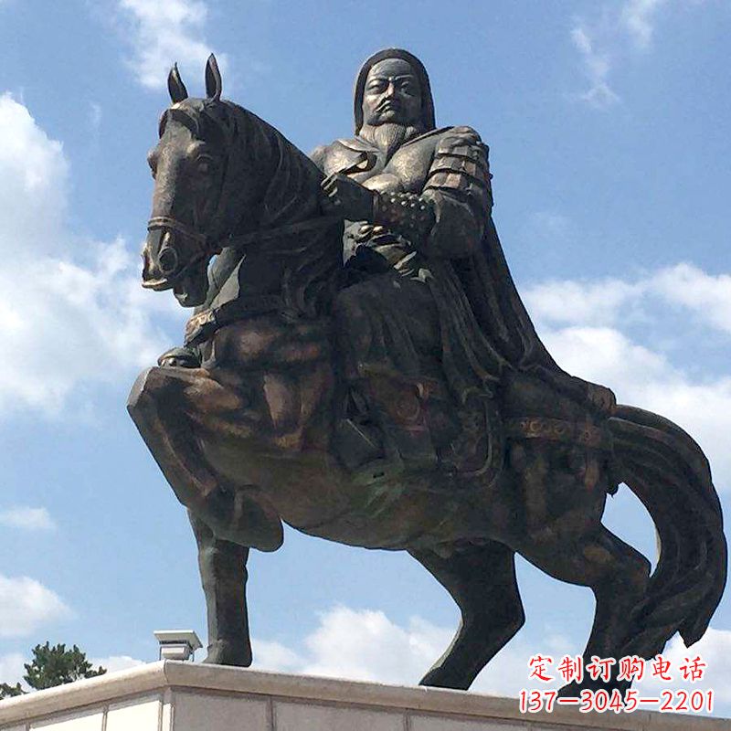 烟台成吉思汗驰骋铜像象征着不朽的传奇