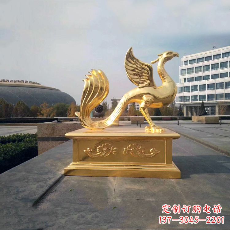 烟台城市广场的朱雀雕塑