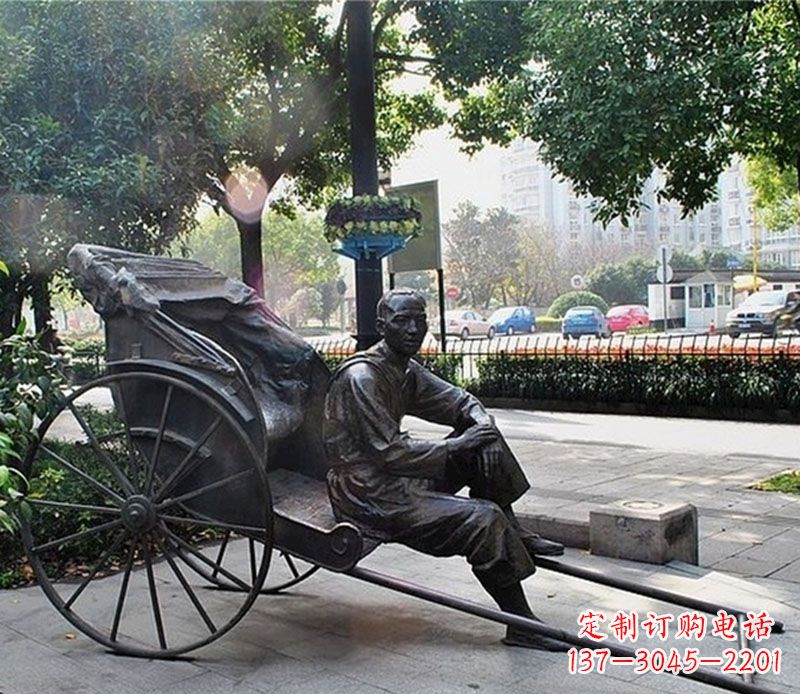 烟台城市接头黄包车夫铜雕——记录城市历史的缩影