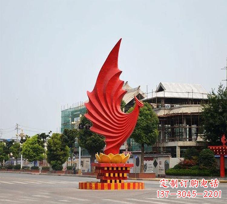 烟台凤凰雕塑为城市街边增添美丽