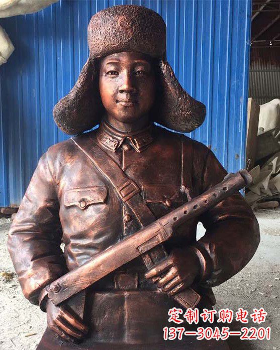 烟台雷锋雕塑象征着无私奉献的力量