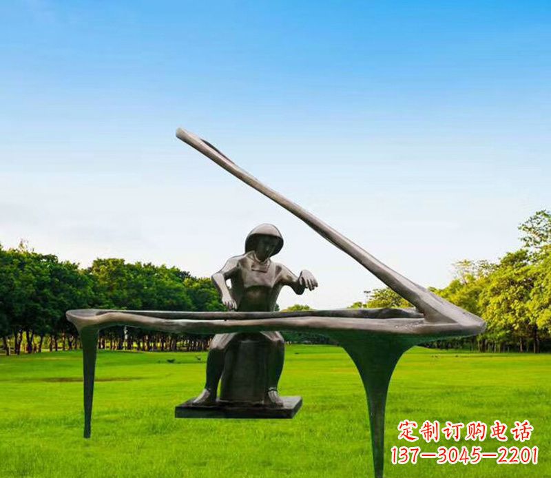 烟台钢琴之音铸成雕塑