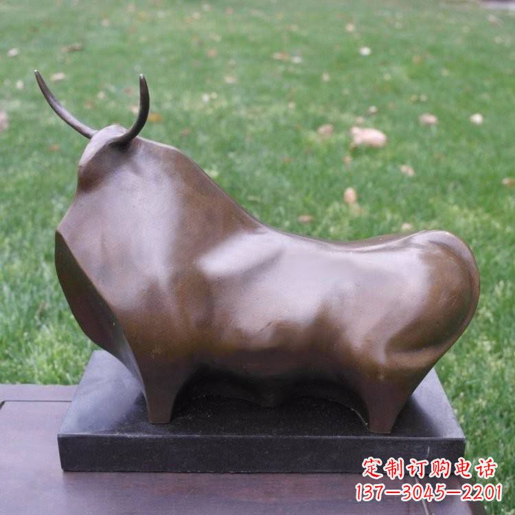烟台十二生肖铜牛雕塑——传承中国古老文化
