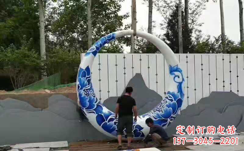 烟台美丽的月亮雕塑
