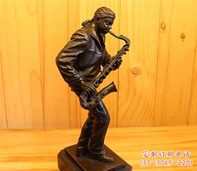 烟台萨克斯雕塑娱乐场所的精灵