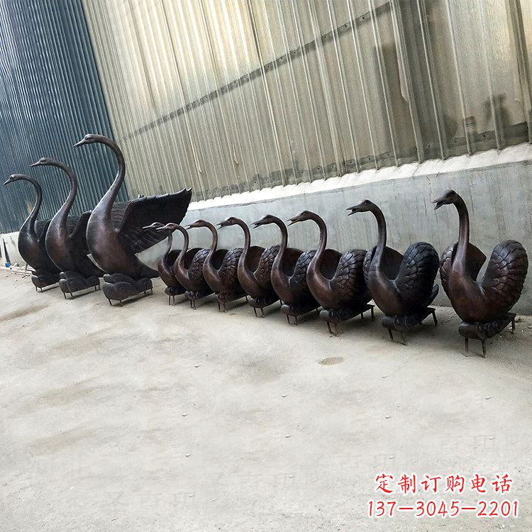 烟台精致的铜质天鹅雕塑