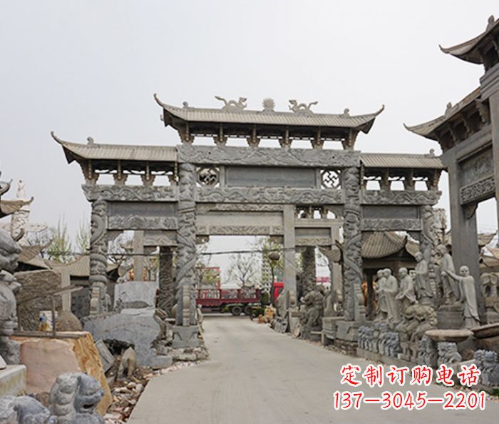 烟台该牌坊雕塑。