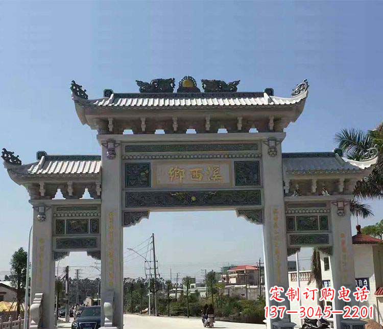 烟台石牌坊雕塑——缅怀深厚的历史情谊
