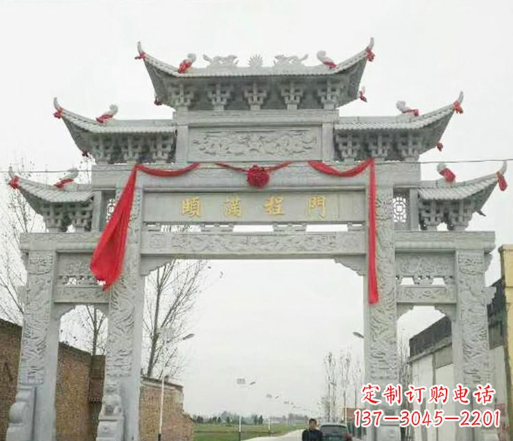 烟台牌坊雕塑纪念历史,传承文化