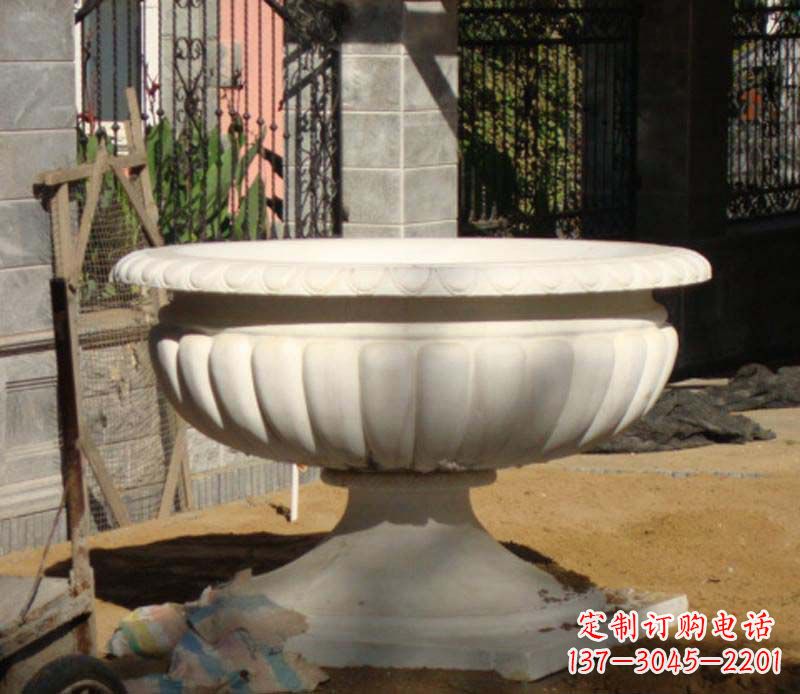 烟台精美大理石花盆雕塑