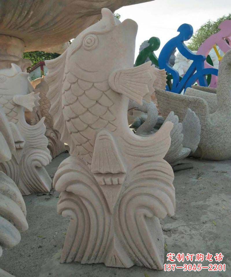 烟台大理石艺术装饰绚丽多彩的鲤鱼雕塑