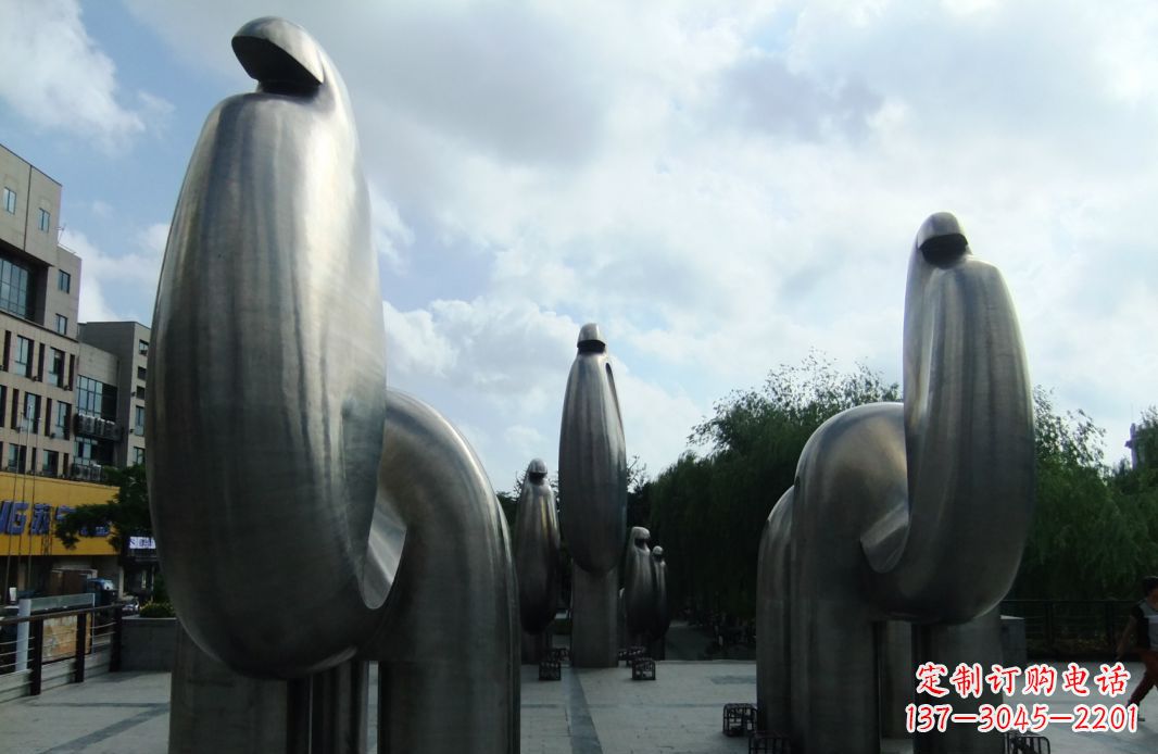 烟台精致不锈钢抽象骆驼雕塑