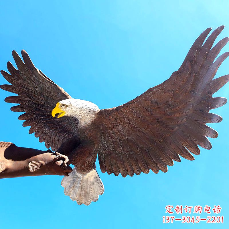 烟台精致仿真老鹰玻璃钢雕塑