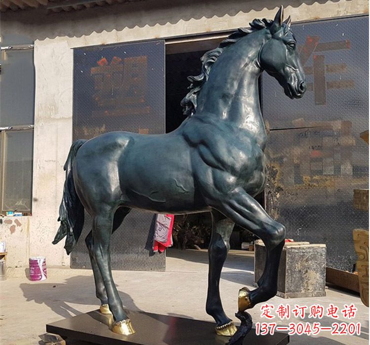 烟台大型公园铸铜马雕塑