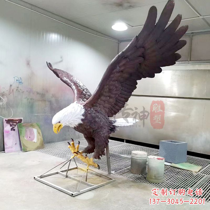 烟台大型老鹰雕塑玻璃钢仿真雕塑