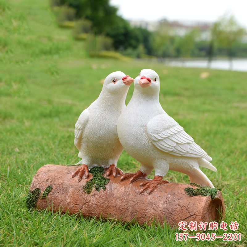 烟台大学头顶和平鸽雕塑