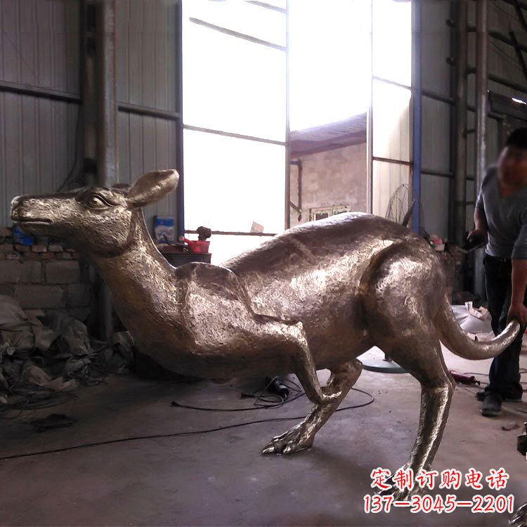 烟台袋鼠纯铜雕塑