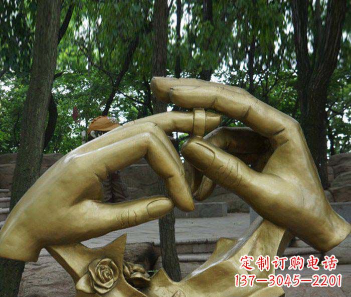 烟台戴戒指园林景观铜雕