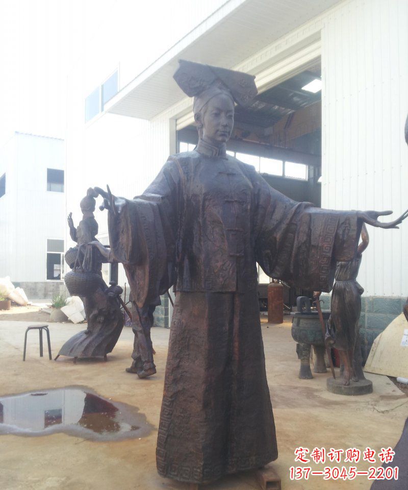 烟台清朝女子古代人物铜雕塑