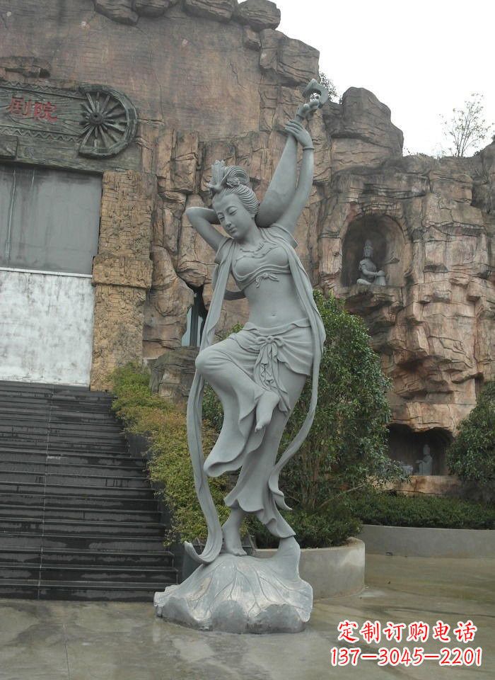烟台琵琶飞天人物石雕